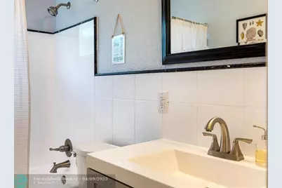 657 NW 30th Ct, Wilton Manors, FL 33311 - Photo 15