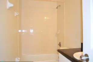 2911 NW 135th St, Opa-Locka, FL 33054 - Photo 15