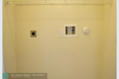 2911 NW 135th St, Opa-Locka, FL 33054 - Photo 13