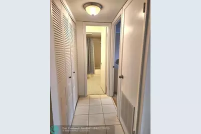 9521  Sunrise Lakes Blvd, Unit #103, Sunrise, FL 33322 - Photo 5