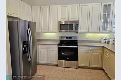 532 NE Canoe Park Cir, Port Saint Lucie, FL 34983 - Photo 3