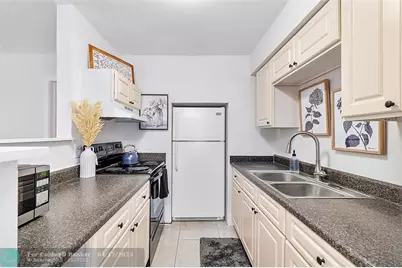 3230 NE 13th St, Unit #102, Pompano Beach, FL 33062 - Photo 15