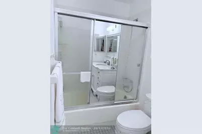 1055  Country Club Dr, Unit #404, Margate, FL 33063 - Photo 15