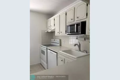 1055  Country Club Dr, Unit #404, Margate, FL 33063 - Photo 5