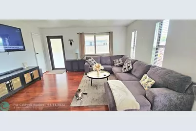 5629 SW 40th St, West Park, FL 33023 - Photo 9