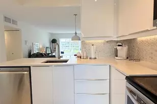 4706 NW 36th St, Lauderdale Lakes, FL 33319 - Photo 9