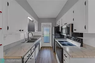 11 SW 4th Ave, Boca Raton, FL 33432 - Photo 17