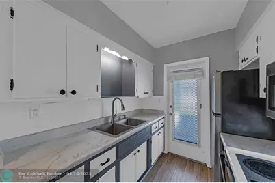 11 SW 4th Ave, Unit #29, Boca Raton, FL 33432 - Photo 19