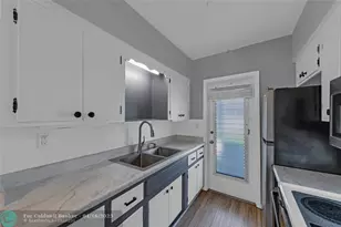 11 SW 4th Ave, Boca Raton, FL 33432 - Photo 19