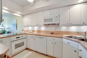 1332 Bayview Dr, Fort Lauderdale, FL 33304 - Photo 9