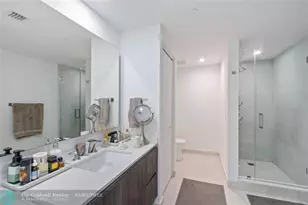 488 NE 18th St, Miami, FL 33132 - Photo 7