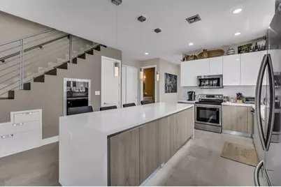 807 SW 7th Ave, Fort Lauderdale, FL 33315 - Photo 9