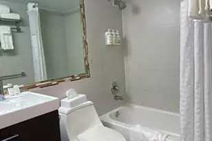 19201 Collins Ave, North Miami Beach, FL 33160 - Photo 15