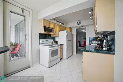 100  Golden Isles Dr, Unit #911, Hallandale Beach, FL 33009 - Photo 19