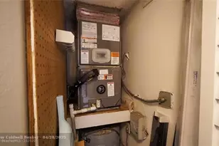 5377 SW 40th Ave, Fort Lauderdale, FL 33314 - Photo 21