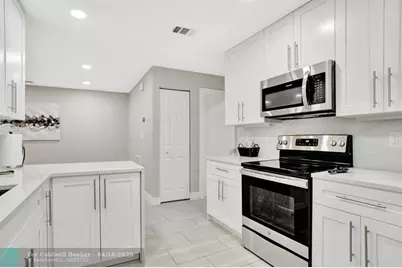 1035 NW 5th Ave, Boca Raton, FL 33432 - Photo 11