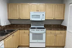 529 E Sheridan St, Dania Beach, FL 33004 - Photo 5