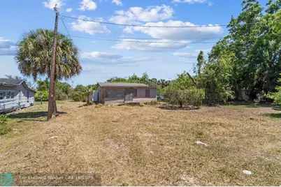 4250  29th Ave, Vero Beach, FL 32967 - Photo 3