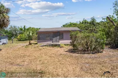 4250  29th Ave, Vero Beach, FL 32967 - Photo 1