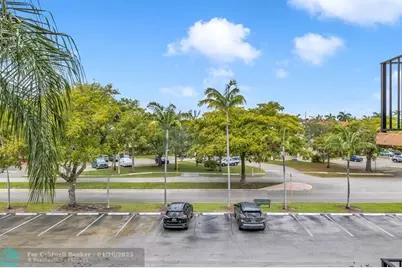 3050  Sunrise Lakes Dr, Unit #307, Sunrise, FL 33322 - Photo 29