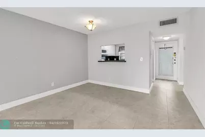 3050  Sunrise Lakes Dr, Unit #307, Sunrise, FL 33322 - Photo 11