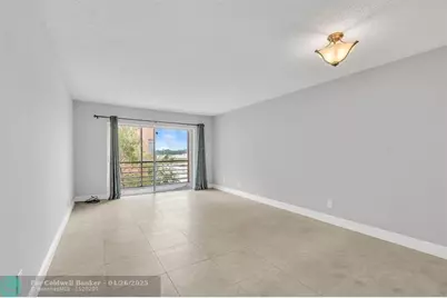 3050  Sunrise Lakes Dr, Unit #307, Sunrise, FL 33322 - Photo 5