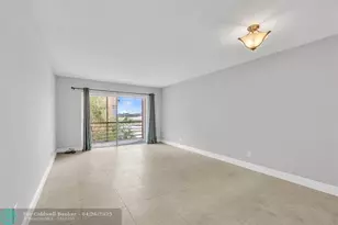 3050 Sunrise Lakes Dr Unit, Sunrise, FL 33322 - Photo 5