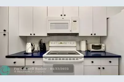 402 E Sea Oats Dr, Unit #E, Juno Beach, FL 33408 - Photo 17