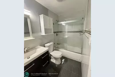 9540 NW 65th St, Unit #D8, Tamarac, FL 33321 - Photo 3