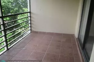 2314 S Cypress Bend Dr, Pompano Beach, FL 33069 - Photo 9