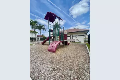 1960 NW 188th Ave, Pembroke Pines, FL 33029 - Photo 33