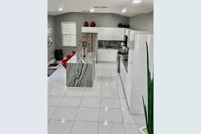 1960 NW 188th Ave, Pembroke Pines, FL 33029 - Photo 9