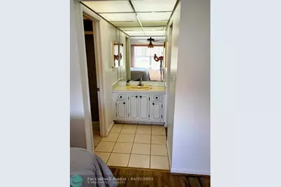 9481  Sunrise Lakes Blvd, Unit #307, Sunrise, FL 33322 - Photo 9