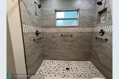 1810  Elizabeth St, Melbourne, FL 32901 - Photo 25