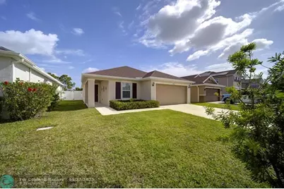 5485 NW Pine Trail Cir, Port Saint Lucie, FL 34983 - Photo 3
