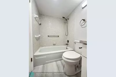 2048  Newport  N, Unit #2048, Deerfield Beach, FL 33442 - Photo 15