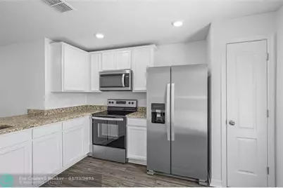 8175  104th Ave, Vero Beach, FL 32967 - Photo 5