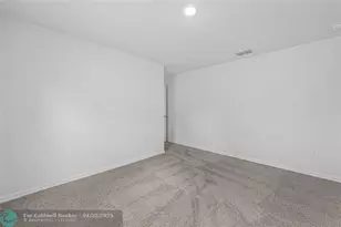 8175 104th Ave, Vero Beach, FL 32967 - Photo 13