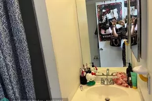 9330 Lagoon Pl, Davie, FL 33324 - Photo 7