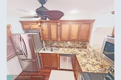 139  Sparrow Dr, Unit #4B, Royal Palm Beach, FL 33411 - Photo 1