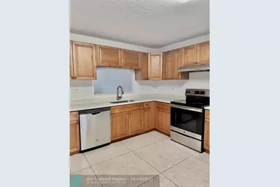 4130 NW 114th Ave, Coral Springs, FL 33065 - Photo 5