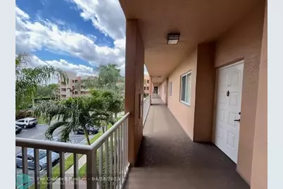 7725  Yardley Dr, Unit #313, Fort Lauderdale, FL 33321 - Photo 3
