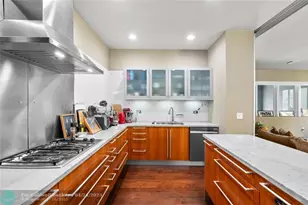 6001 Laguna Path S, Miami Beach, FL 33141 - Photo 21