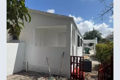1735 NW 69th St, Miami, FL 33147 - Photo 31