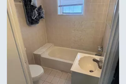 1735 NW 69th St, Miami, FL 33147 - Photo 11