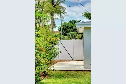 81 NW 37th St, Oakland Park, FL 33309 - Photo 31