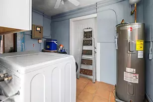 81 NW 37th St, Oakland Park, FL 33309 - Photo 37