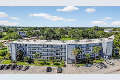 2005  Berkshire A, Unit #2005, Deerfield Beach, FL 33442 - Photo 3