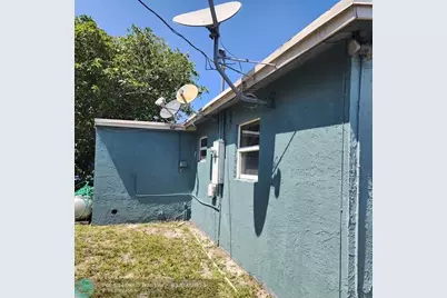 1041 NW 23rd Ter, Fort Lauderdale, FL 33311 - Photo 29