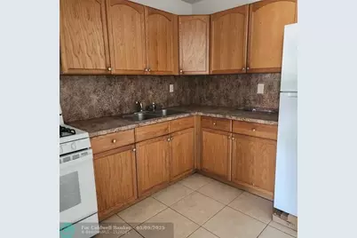 1041 NW 23rd Ter, Fort Lauderdale, FL 33311 - Photo 13